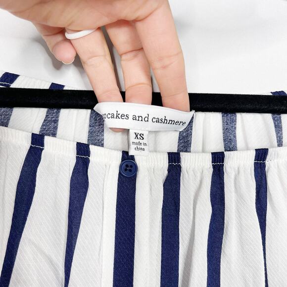 New Cupcakes and Cashmere XS White Blue Striped Off The Shoulder Blouse Top - Picture 6 of 8